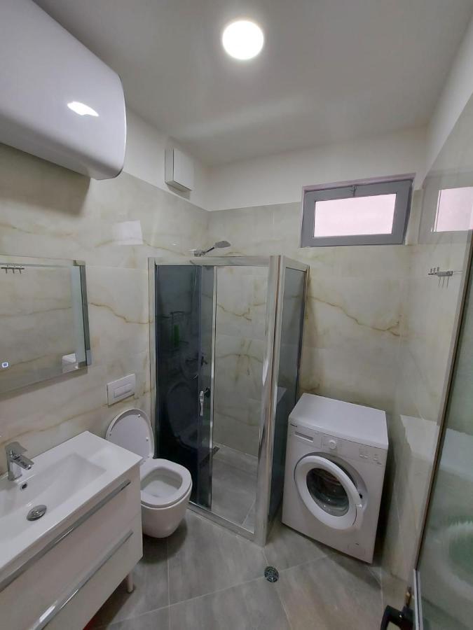 Shëngjin Eden Hotel מראה חיצוני תמונה
