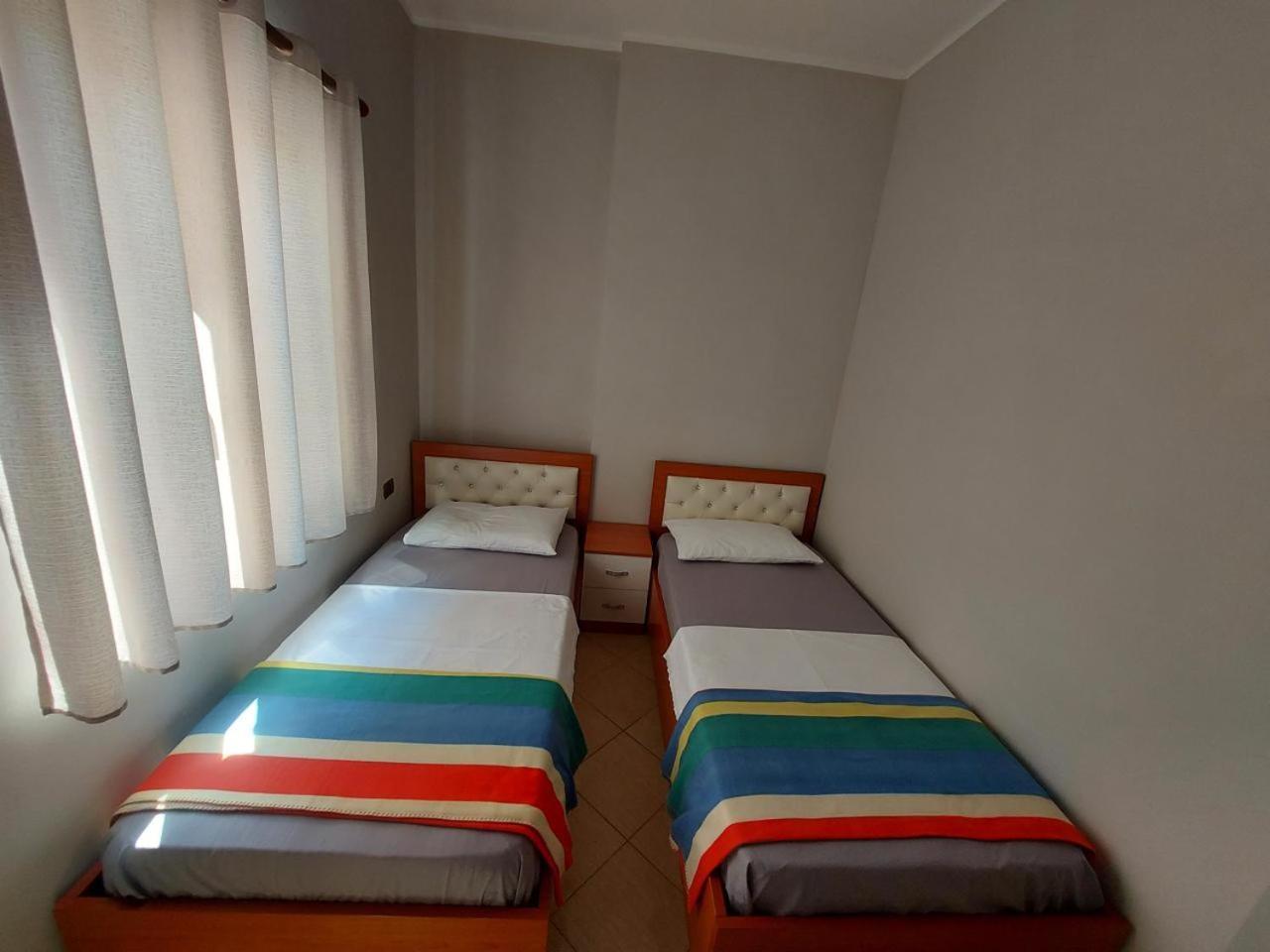 Shëngjin Eden Hotel מראה חיצוני תמונה