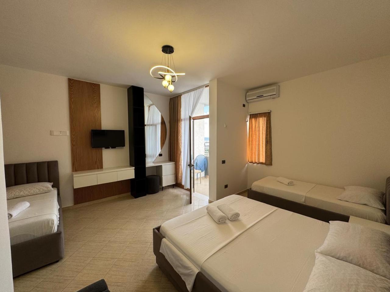 Shëngjin Eden Hotel מראה חיצוני תמונה
