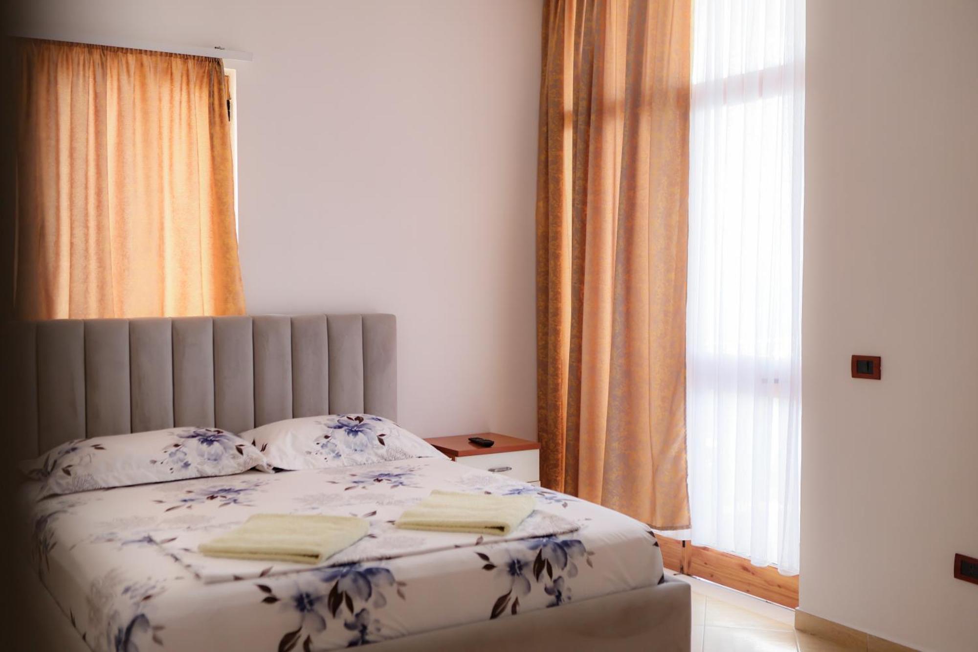 Shëngjin Eden Hotel מראה חיצוני תמונה