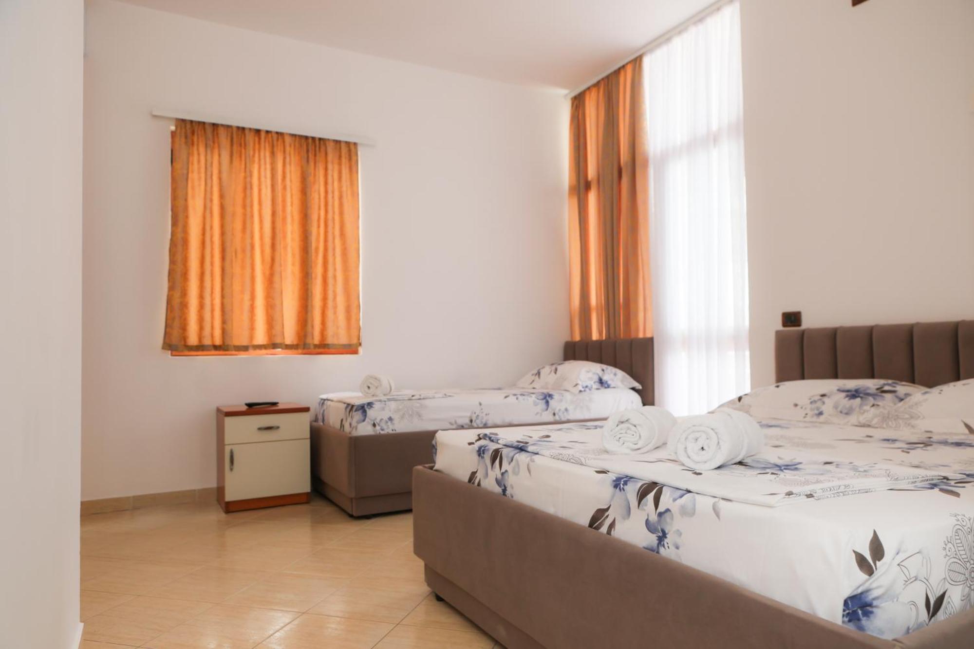 Shëngjin Eden Hotel מראה חיצוני תמונה