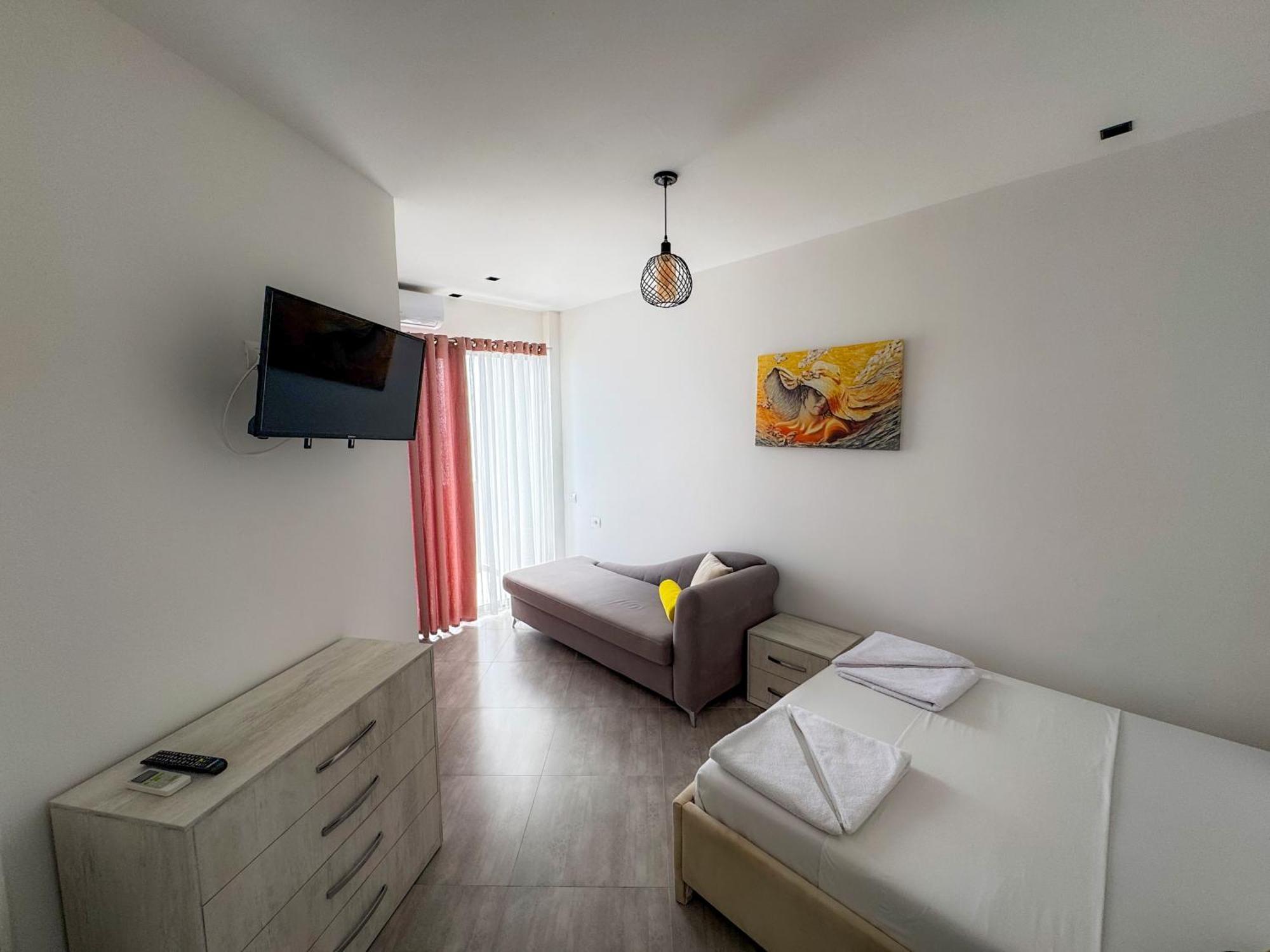Shëngjin Eden Hotel מראה חיצוני תמונה