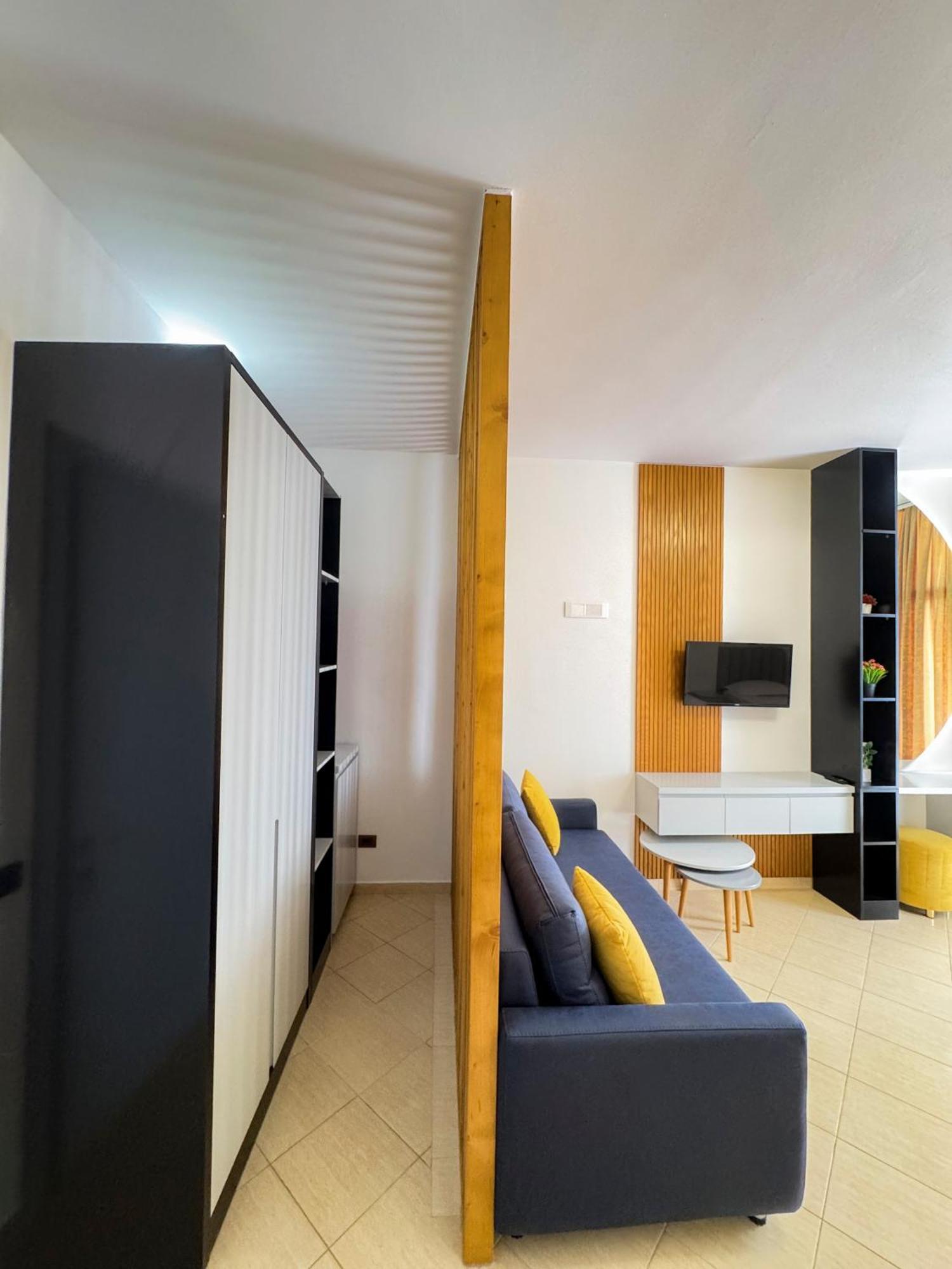 Shëngjin Eden Hotel מראה חיצוני תמונה